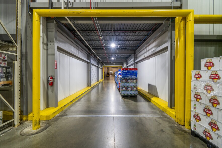 More Photos Of 13255 Centech Rd, Omaha Distribution For Sale