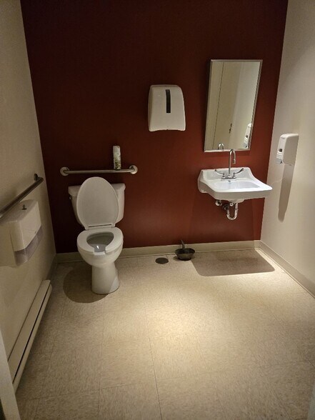 More Photos Of 218-220 Boul Labelle, Rosemère Restaurant For Sale