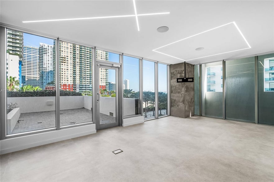 More Photos Of 1300 Brickell Bay Dr, Miami Apartments For Sale