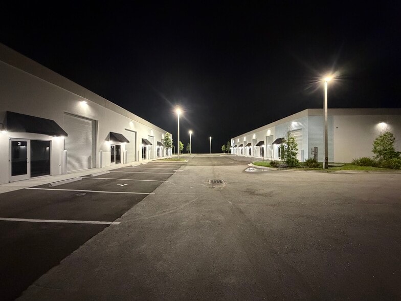 More Photos Of 5600 US Highway 1 N, Saint Augustine Showroom For Lease