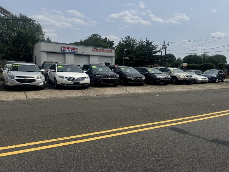 More Photos Of 97 Orange St, Bloomfield Auto Dealership For Sale