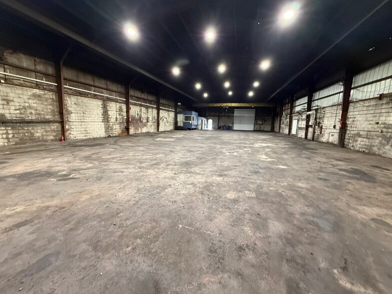 More Photos Of 2514 W Point Ave, College Park Manufacturing For Lease