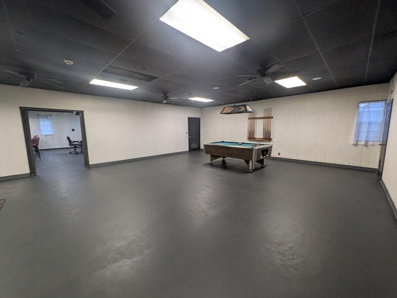 More Photos Of 13137 Wornall Rd, Kansas City Office For Sale