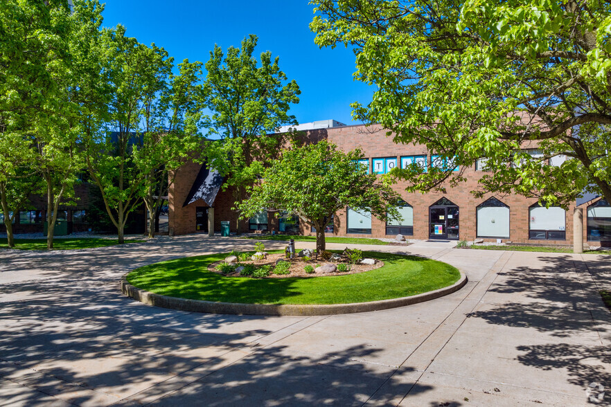 Primary Photo Of 535 S Burdick St, Kalamazoo Medical For Lease