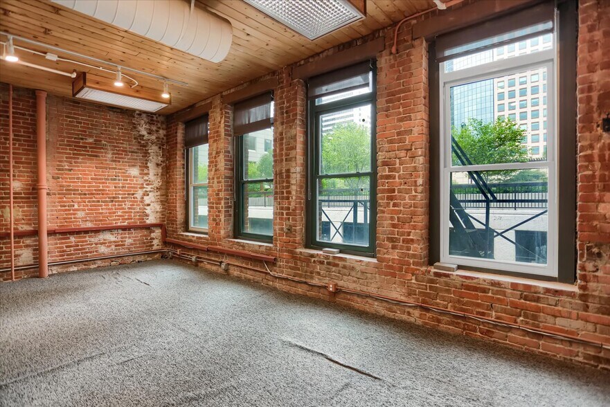 More Photos Of 1620 Market St, Denver Office For Lease