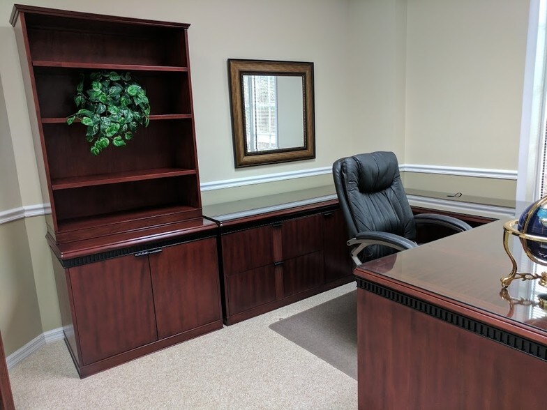 More Photos Of 7000 SE Federal Hwy, Stuart Office For Lease