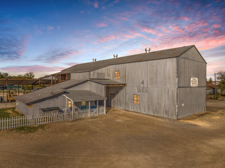 More Photos Of 200 S Wall St, Itasca Warehouse For Sale