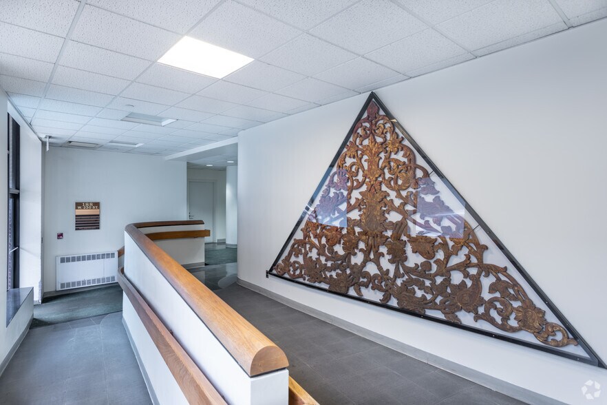 More Photos Of 2900-2910 Exterior, Bronx Office For Lease