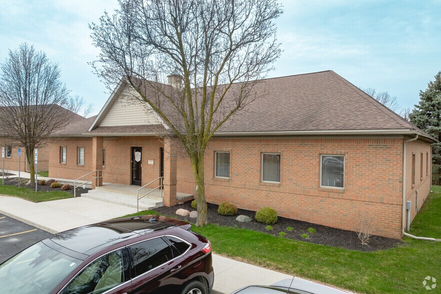 Primary Photo Of 900 W South Boundary St, Perrysburg Office For Sale