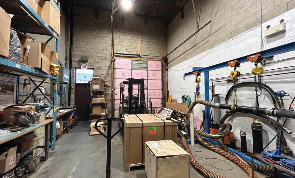 More Photos Of 2800 John St, Markham Light Distribution For Sale