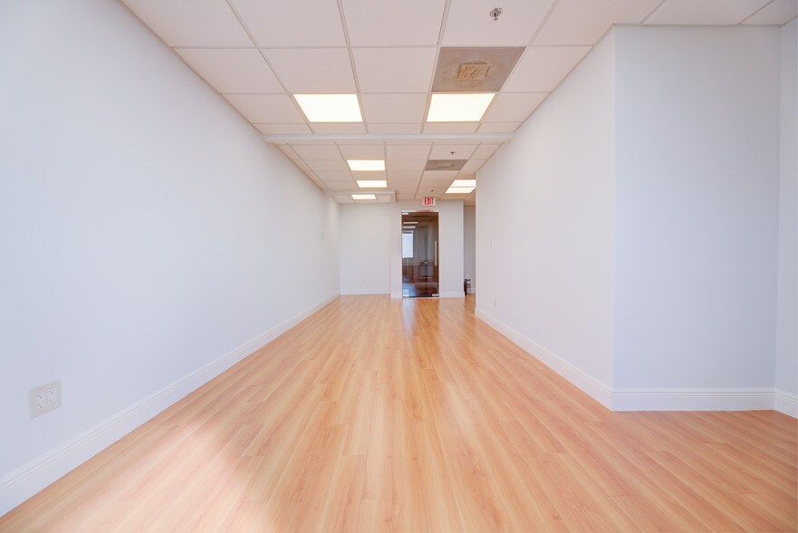 More Photos Of 550 Biltmore Way, Coral Gables Office For Lease