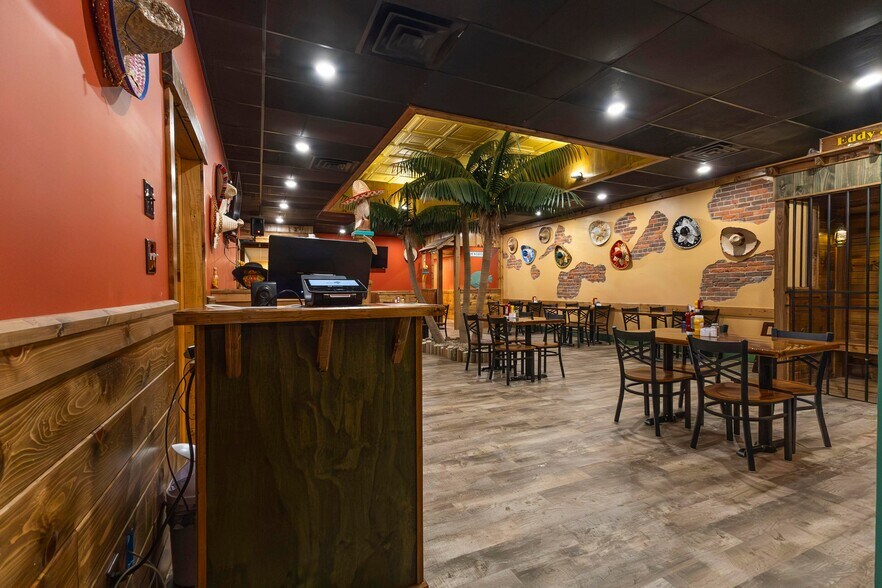 More Photos Of 118 S Main Street USA, Marceline Restaurant For Sale