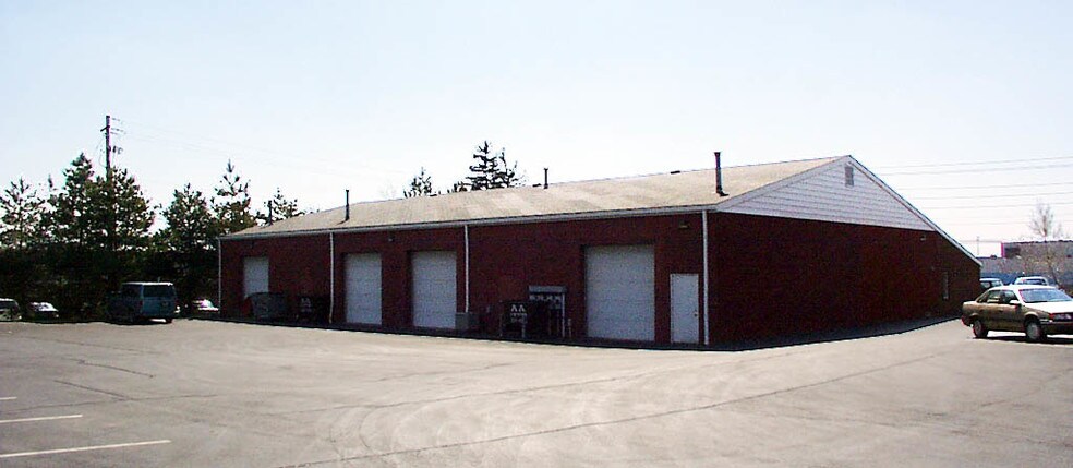 More Photos Of 1879-1899 E Aurora Rd, Twinsburg Light Manufacturing For Lease