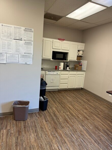 More Photos Of 911 Medical Centre Dr, Arlington Medical For Lease