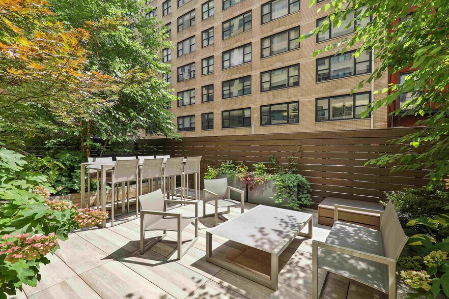 More Photos Of 330 W 58th St, New York Apartments For Lease