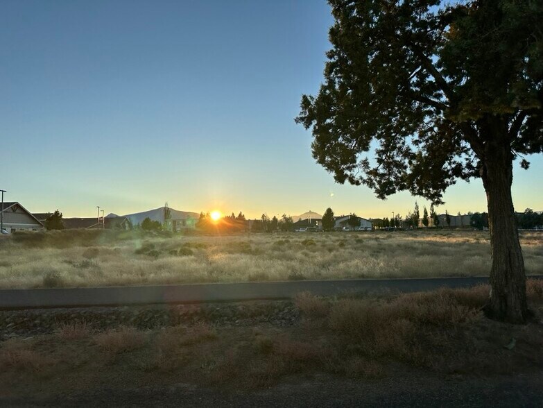 More Photos Of 0 Spruce St, Sisters Land For Sale