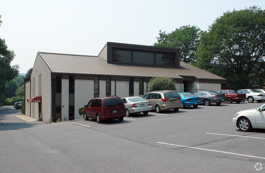 More Photos Of 2201-2211 Mack Blvd, Allentown Loft Creative Space For Sale