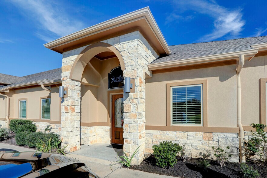 More Photos Of 12234 Shadow Creek Parkway, Pearland Medical For Lease