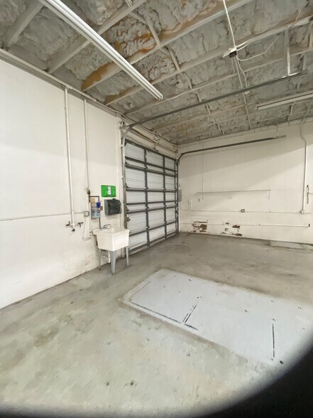 More Photos Of 340 SW 21st Ter, Fort Lauderdale Warehouse For Lease