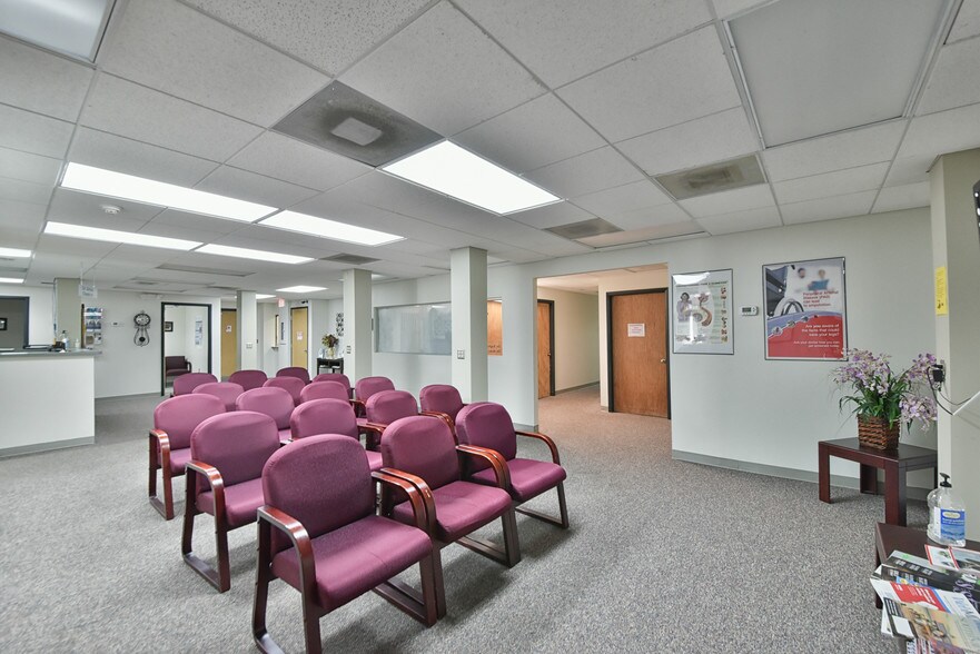 More Photos Of 1805 SE Lake Weir Ave, Ocala Medical For Sale