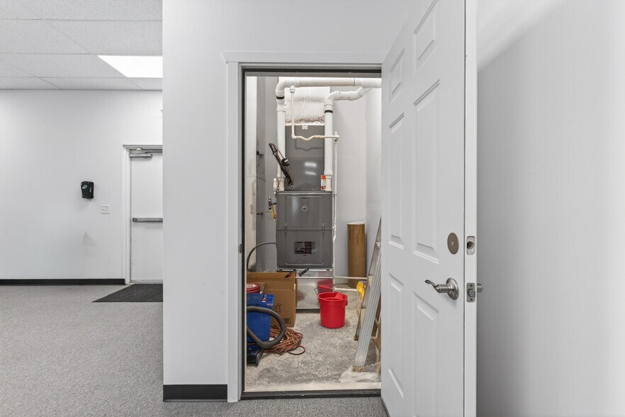 More Photos Of 173 County Road 526, Allentown Office For Sale