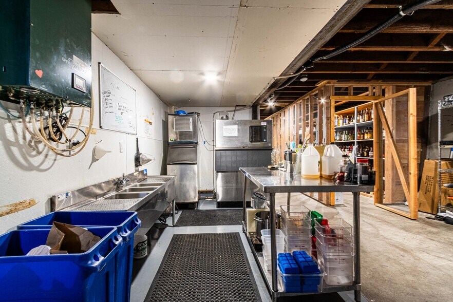 More Photos Of 2543-2545 24th St, San Francisco Storefront Retail Residential For Lease