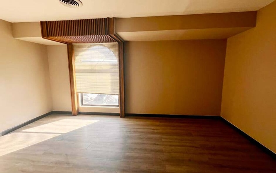 More Photos Of 5400 Phoenix Ave NE, Albuquerque Office For Lease