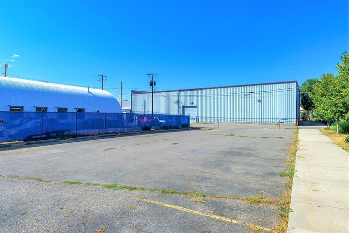 More Photos Of 1401 W Broadway St, Missoula Light Distribution For Lease