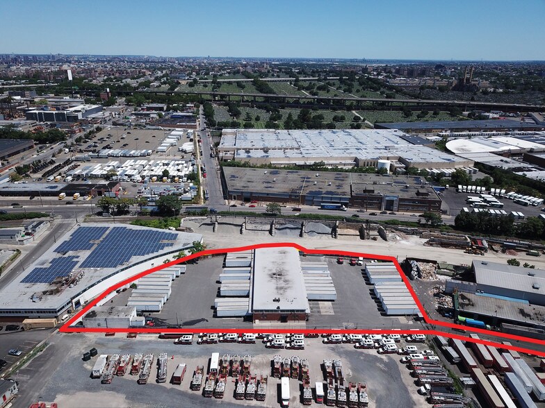 More Photos Of 1 Railroad Pl, Maspeth Warehouse For Lease