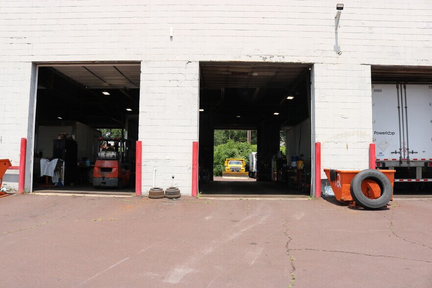 More Photos Of 2703 Geryville Pike, Pennsburg Warehouse For Sale