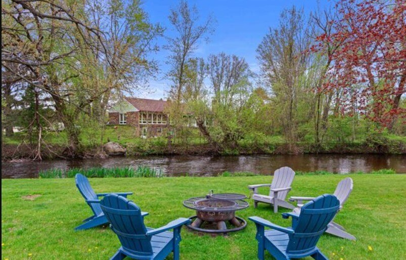 More Photos Of 141 County Road Kk, Amherst Restaurant For Sale