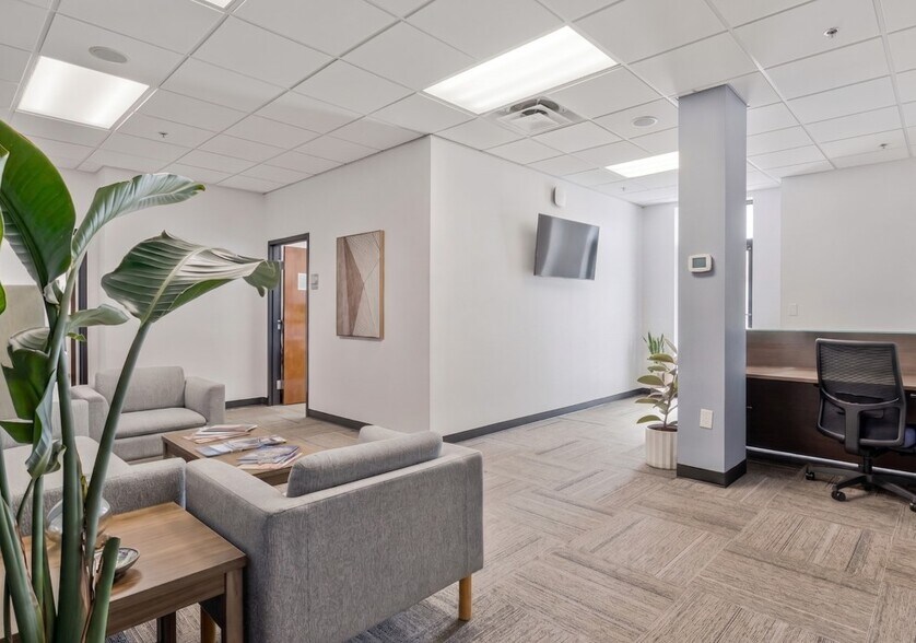 More Photos Of 720 Bayfront Pky, Pensacola Office Residential For Lease