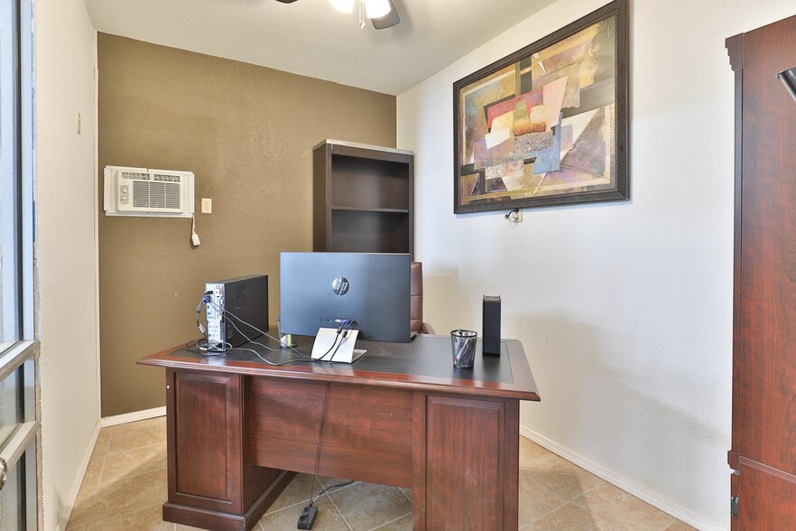 More Photos Of 10762 Montana Ave, El Paso Auto Repair For Sale