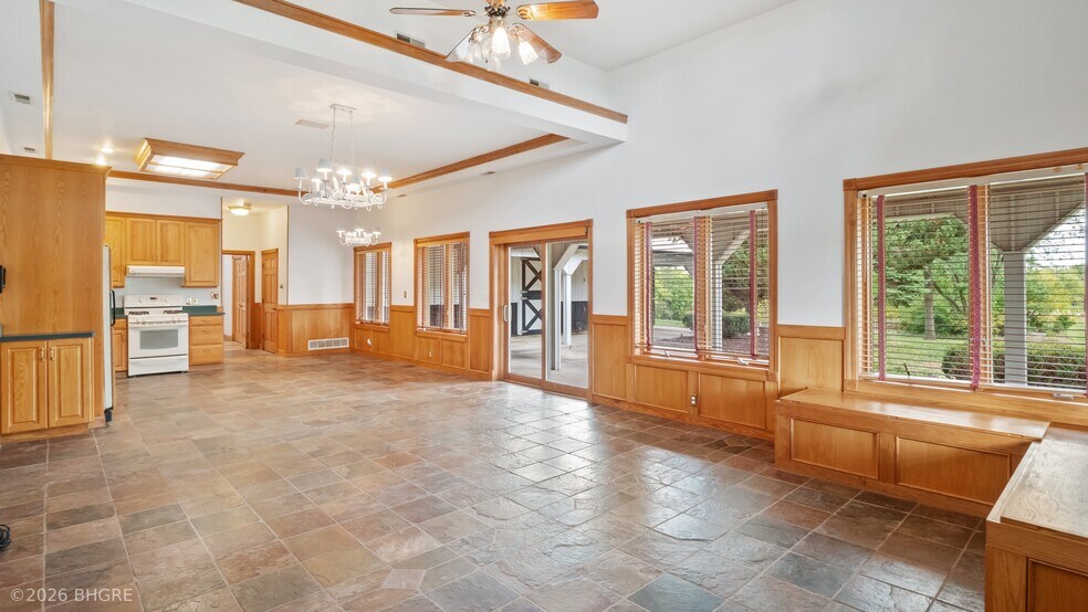 More Photos Of 2608 N Jefferson Way, Indianola Land For Sale