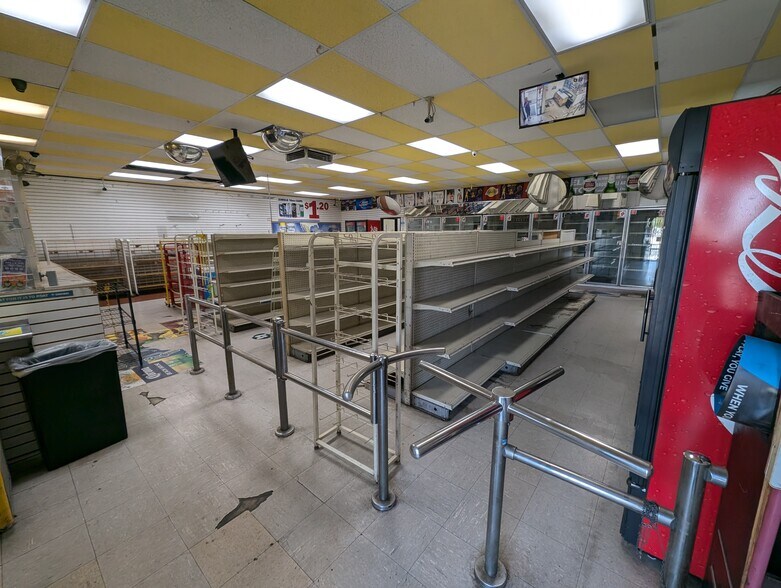 More Photos Of 5501 S Normandie Ave, Los Angeles Supermarket For Sale