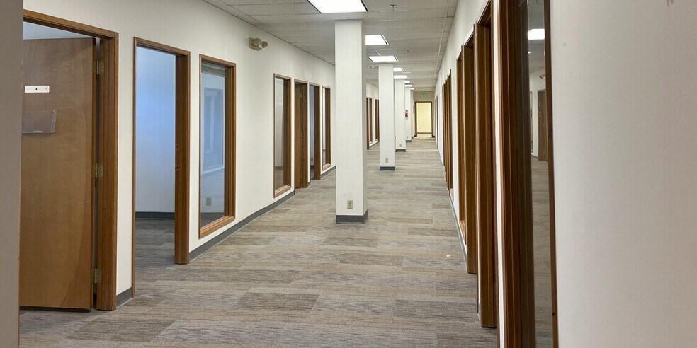 More Photos Of 1715 W Nickerson St, Seattle Freestanding For Lease