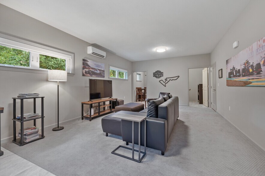 More Photos Of 1230 Stoops Ferry Rd, Coraopolis Flex For Sale