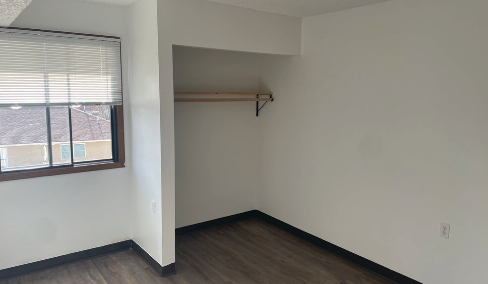 More Photos Of 439 W 25th St, Alliance Apartments For Sale