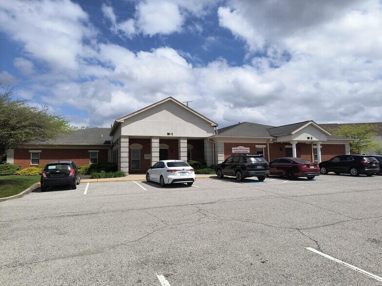 Primary Photo Of 255 E 90th Dr, Merrillville Medical For Lease
