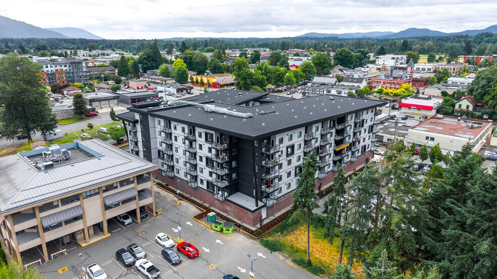 More Photos Of 107 Evans St, Duncan Apartments For Lease