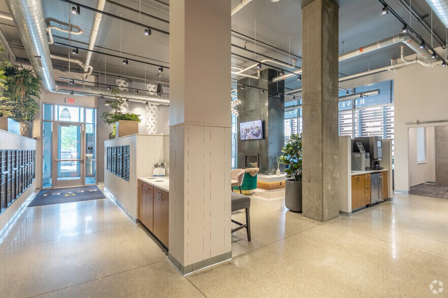 More Photos Of 1300 W Lake St, Minneapolis Apartments For Lease