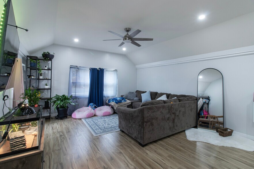 More Photos Of 296 E Main St, Clinton Multifamily For Sale