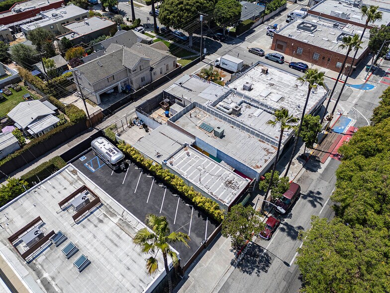 More Photos Of 8554 Washington Blvd, Culver City Bar For Sale