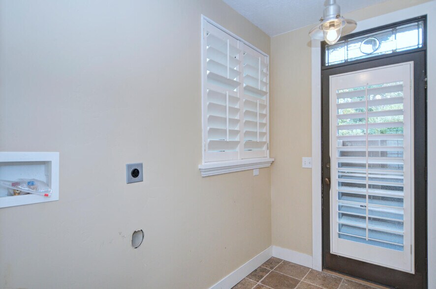 More Photos Of 485 S 100 E, Bountiful Office Residential For Sale