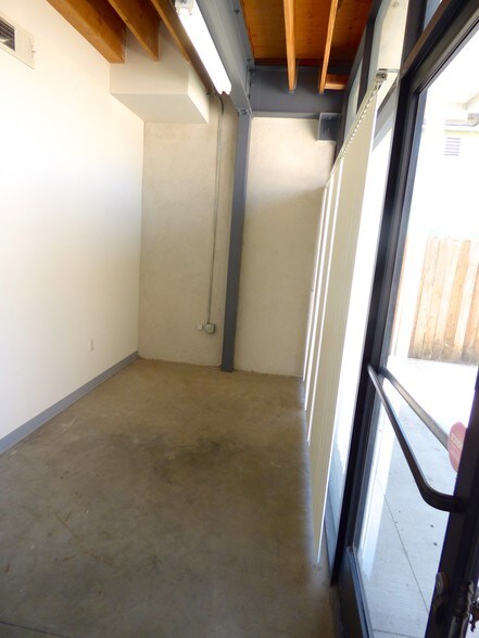 More Photos Of 3608 Griffith Ave, Los Angeles Light Manufacturing For Lease