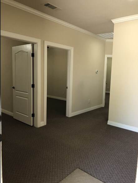 More Photos Of 1400 W Mayfield Rd, Arlington Loft Creative Space For Lease