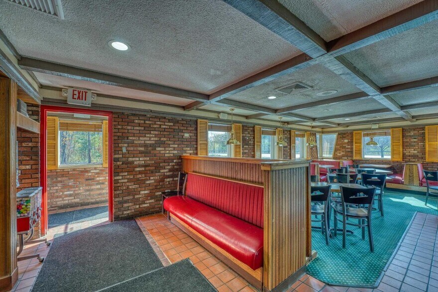 More Photos Of 238 Meadow St, Littleton Freestanding For Sale