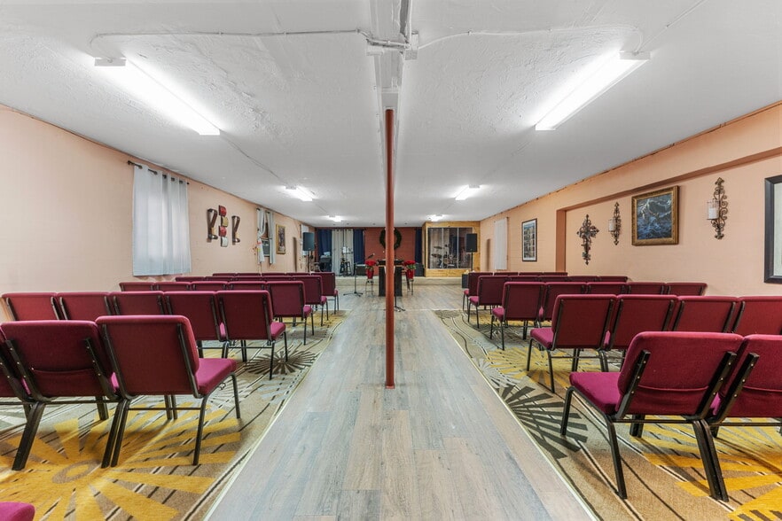 More Photos Of 2506 9th St, Bradenton Freestanding For Sale