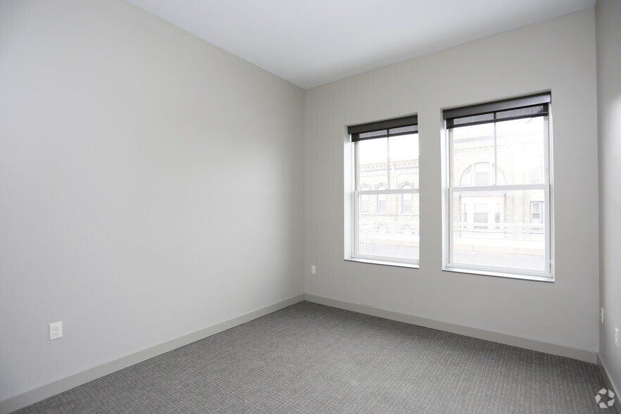 More Photos Of 415 Bridge St NW, Grand Rapids Apartments For Lease