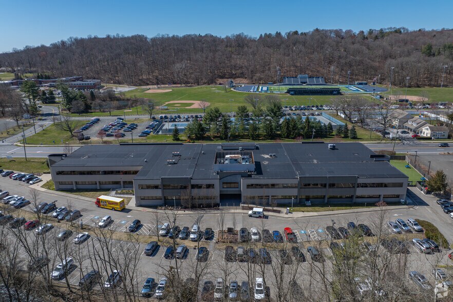 More Photos Of 372 Danbury Rd, Wilton Medical For Lease